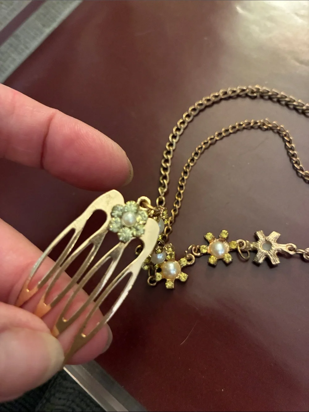 Gold Floral Double-Comb Hair Chain with Pearlescent Accents